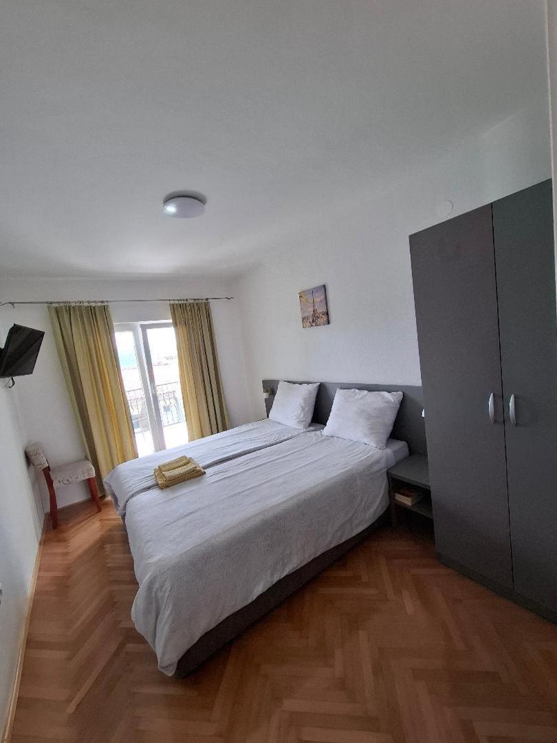 Apartments & Rooms Leon Neum Bagian luar foto